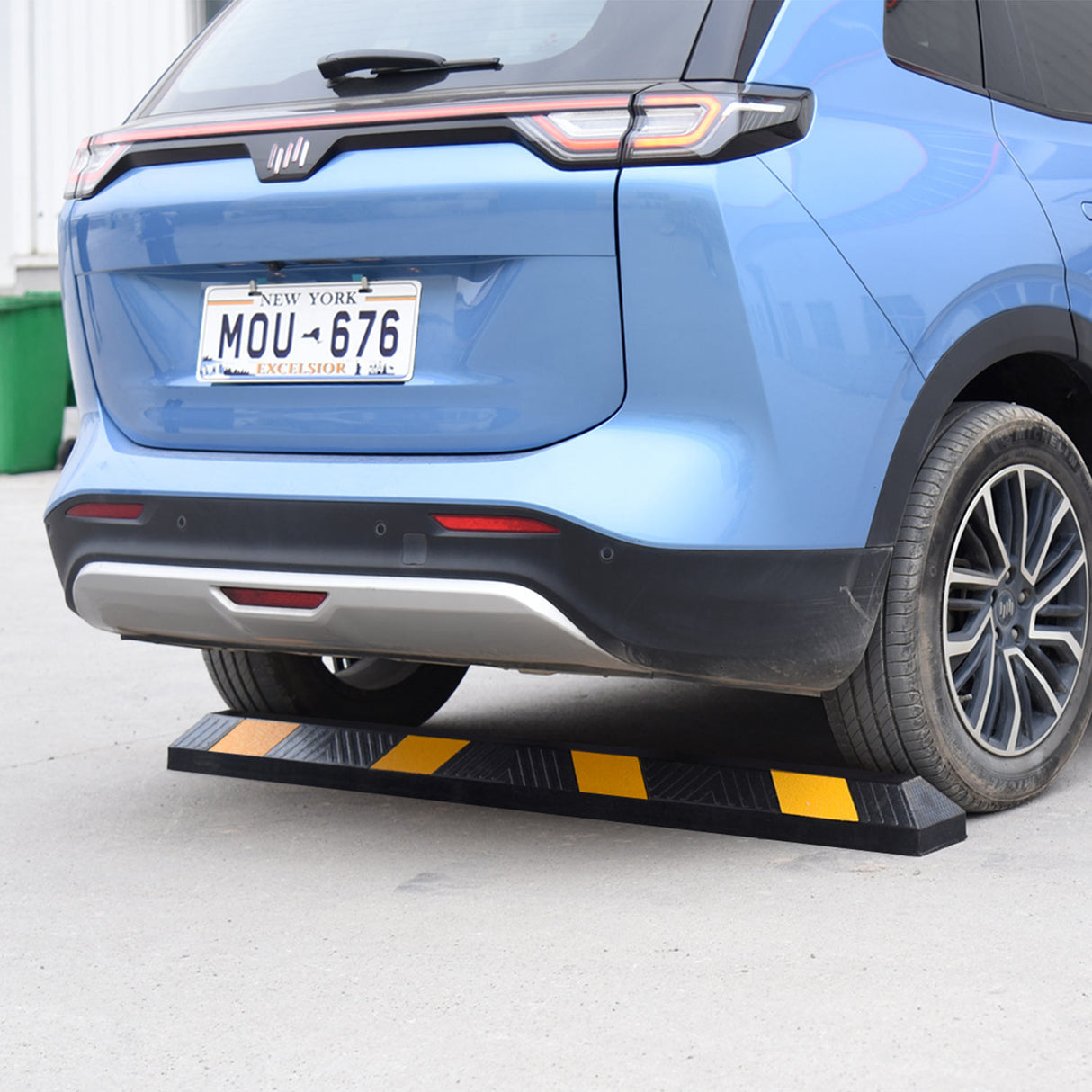 6Foot Heavy Duty Rubber Parking Curb with Beads Reflector