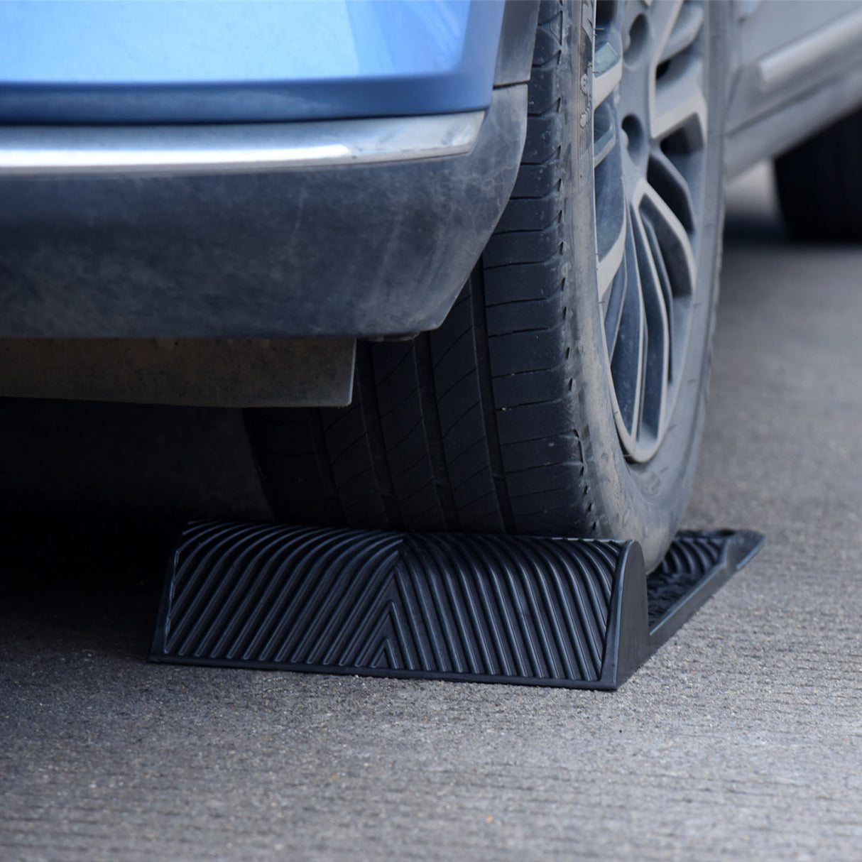 4PCS Car Parking Mat with Reflective Stripe - with accessories