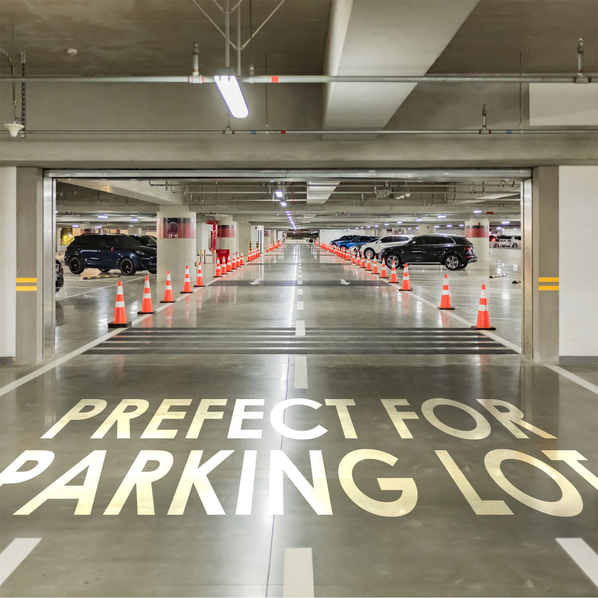 28" Black Base Slim Body Traffic Cone with 6+4" ASTM Type IV Reflective Collar